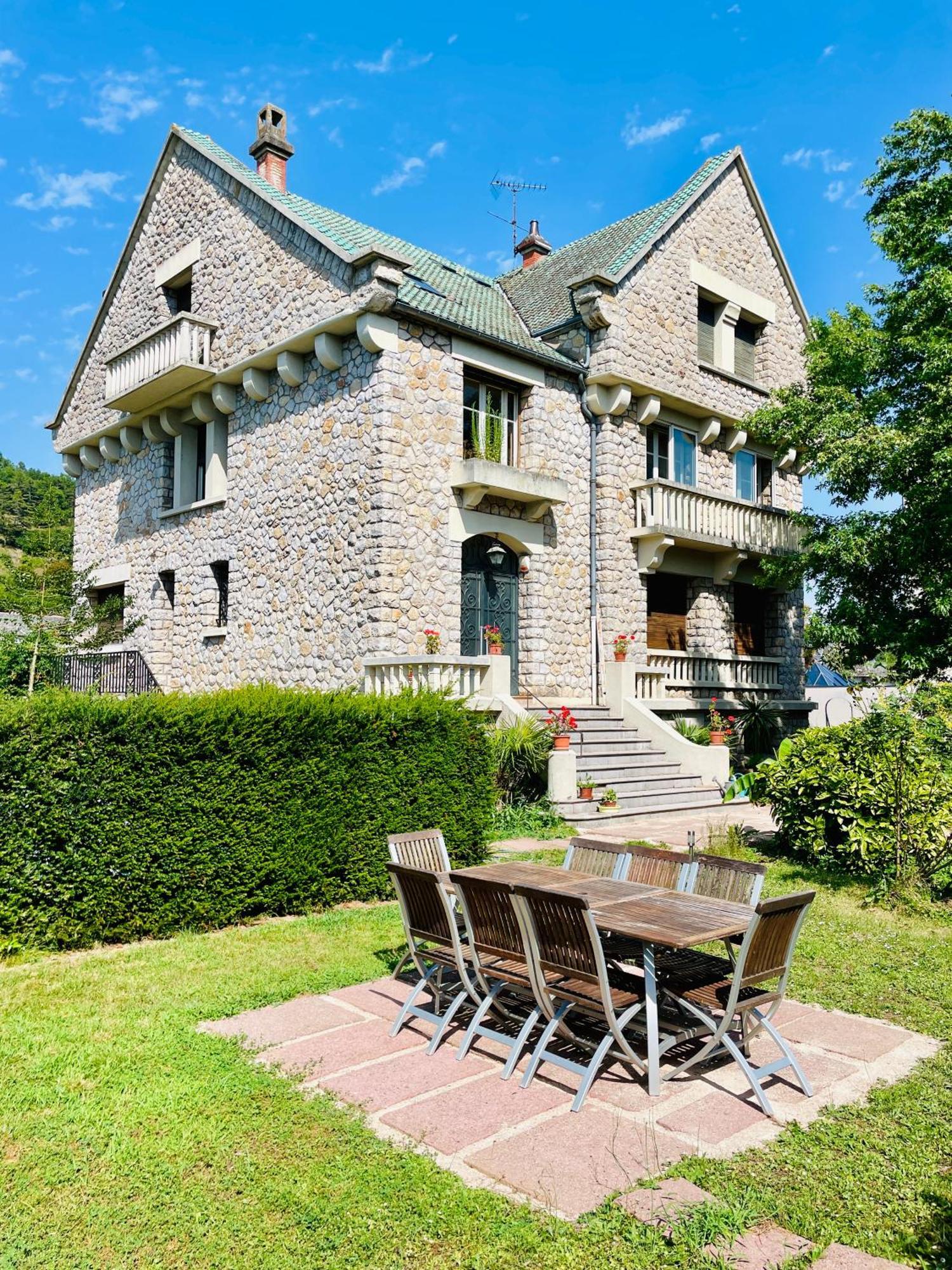 La Maison Au Toit Vert エスパリオン エクステリア 写真